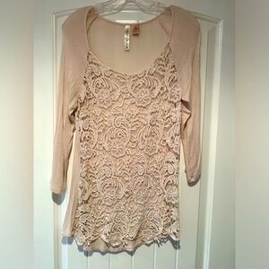 Cutout front detail women’s 3/4 sleeve top, cream colored